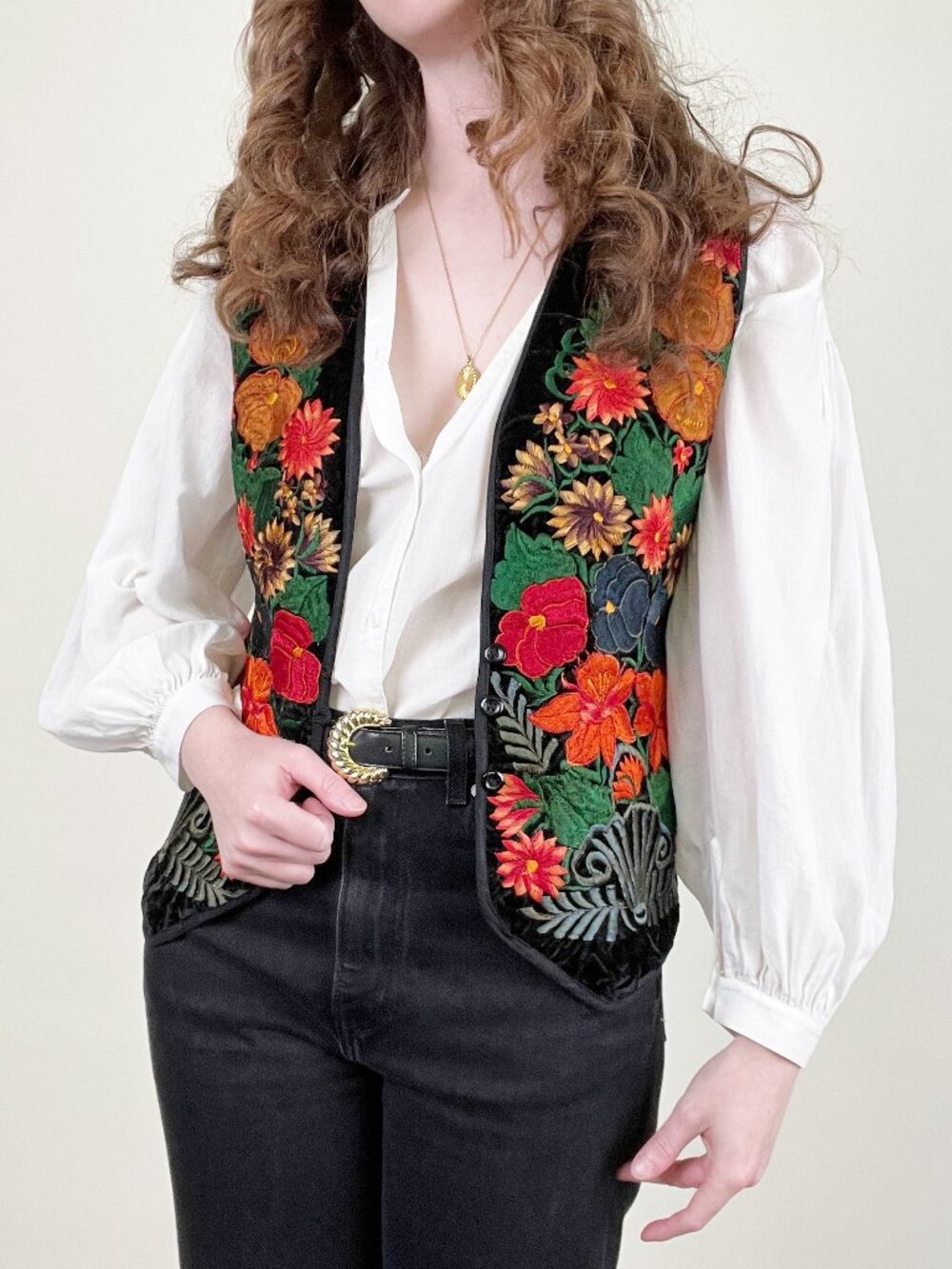 Vintage 70s Embroidered Floral Vest Boho Whimsigoth Folk Romantic Bohemian 1970s